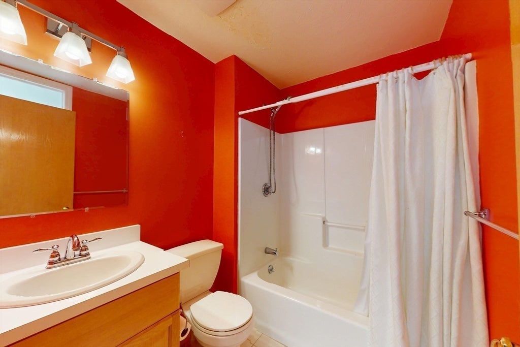 98 Algonquin Tr #98, Ashland, MA Photo #25