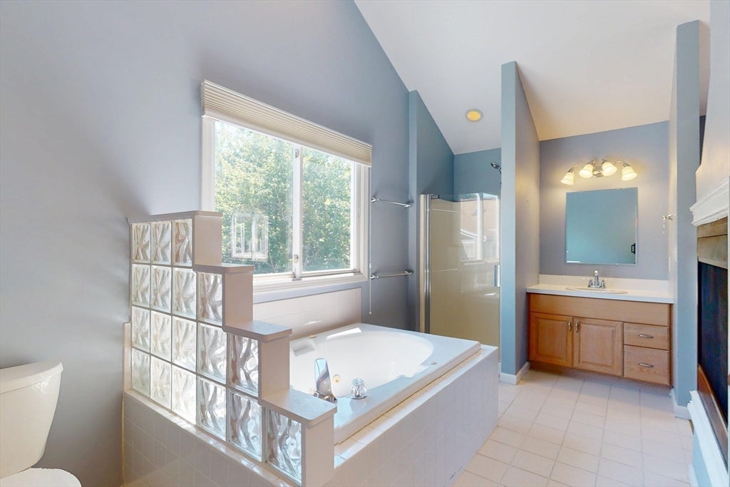 98 Algonquin Tr #98, Ashland, MA Photo #21