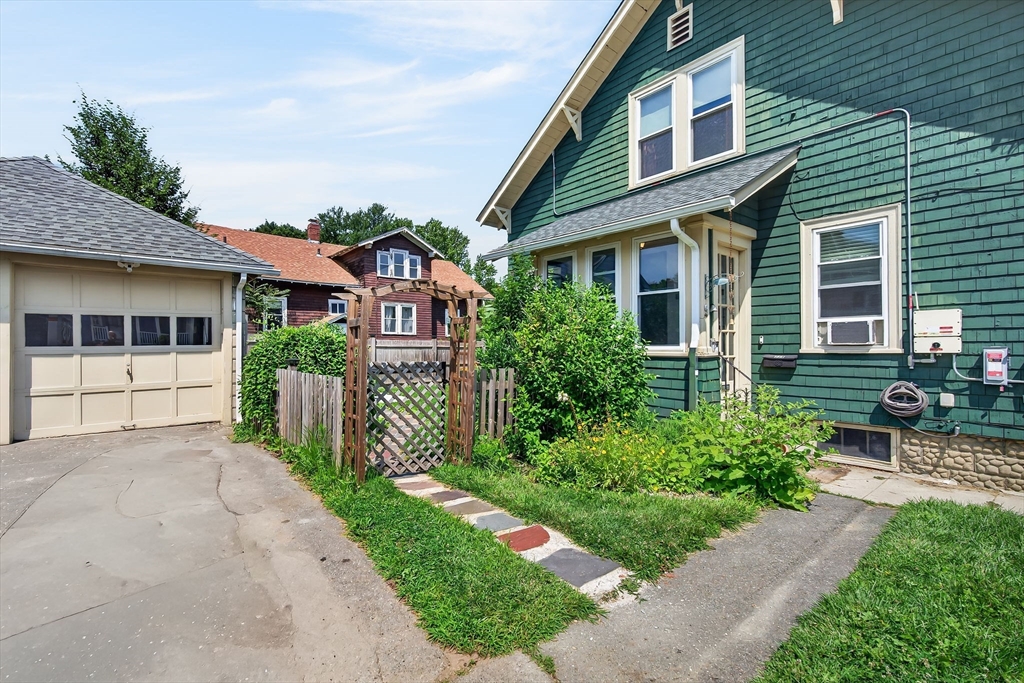 274 Clarendon St, Fitchburg, MA Photo #21