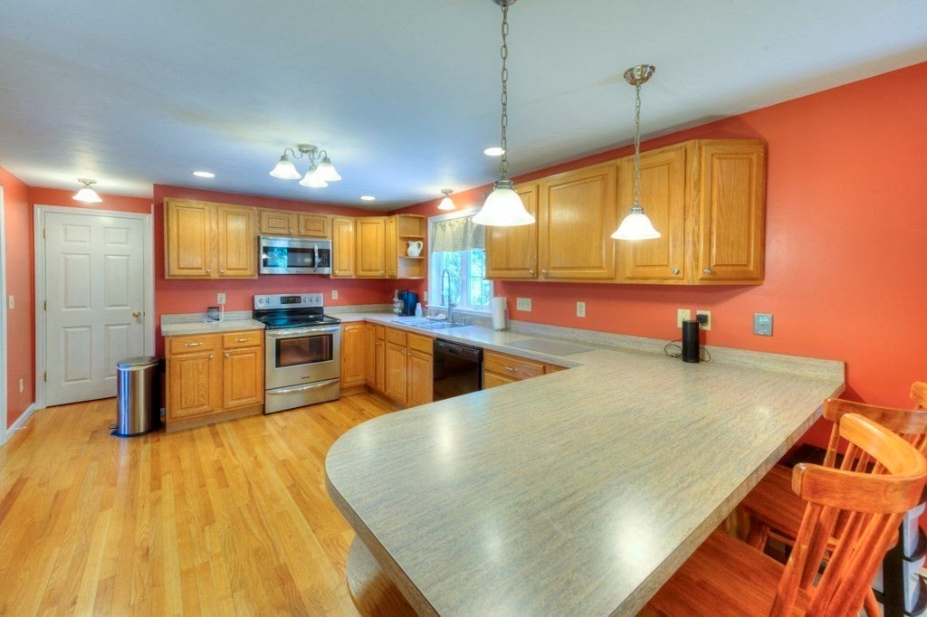 11 Hyland Ave