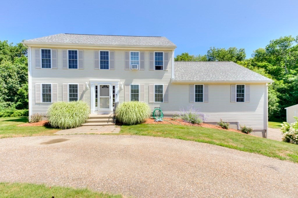 Photo of 11 Hyland Ave, Leicester, MA