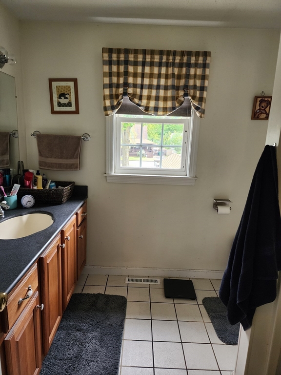 33 Guerin St, Chicopee, MA Photo #20