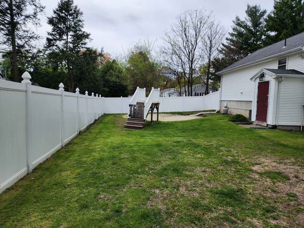 33 Guerin St, Chicopee, MA Photo #4