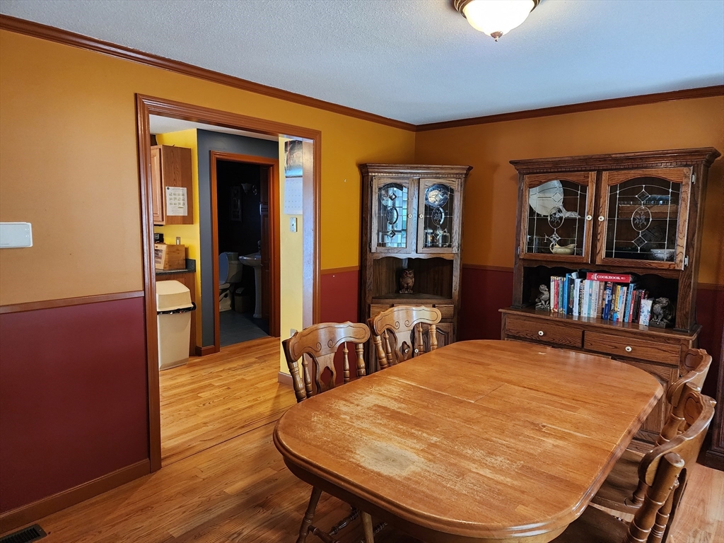 33 Guerin St, Chicopee, MA Photo #12