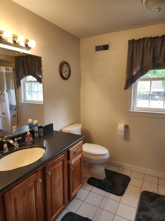 33 Guerin St, Chicopee, MA Photo #22