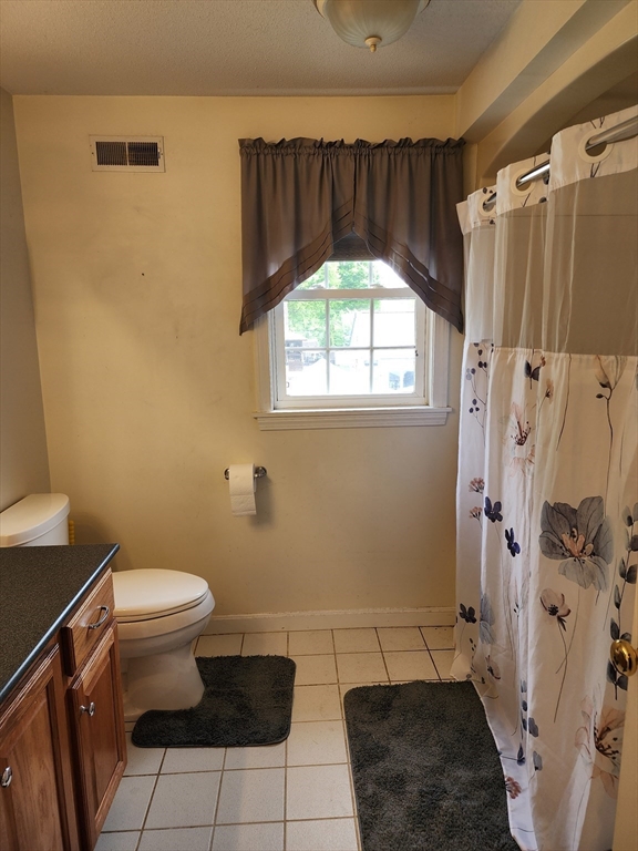 33 Guerin St, Chicopee, MA Photo #23