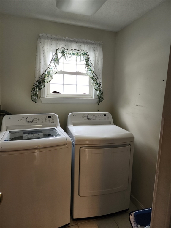 33 Guerin St, Chicopee, MA Photo #18