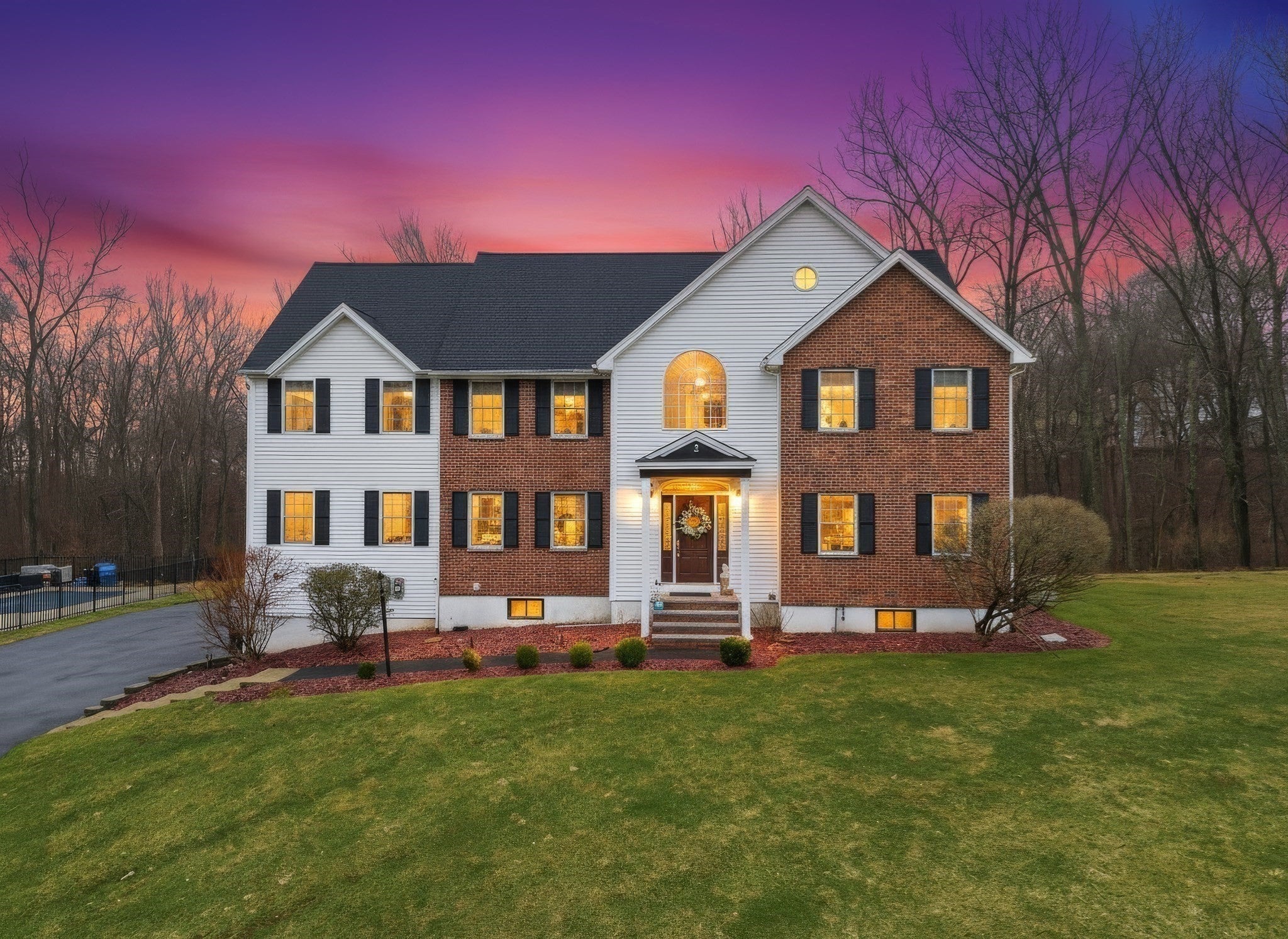 2 Hitching Post Ln