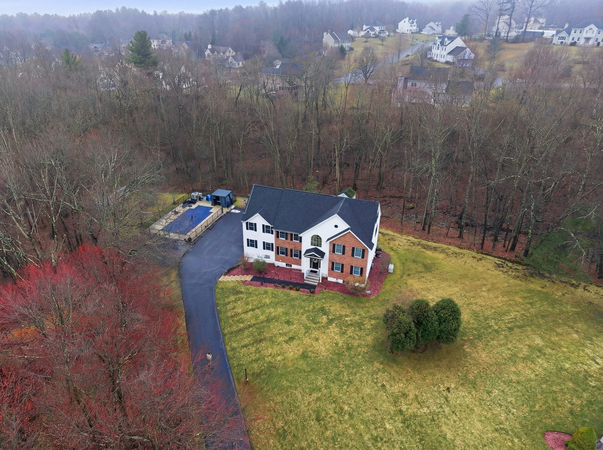 2 Hitching Post Ln