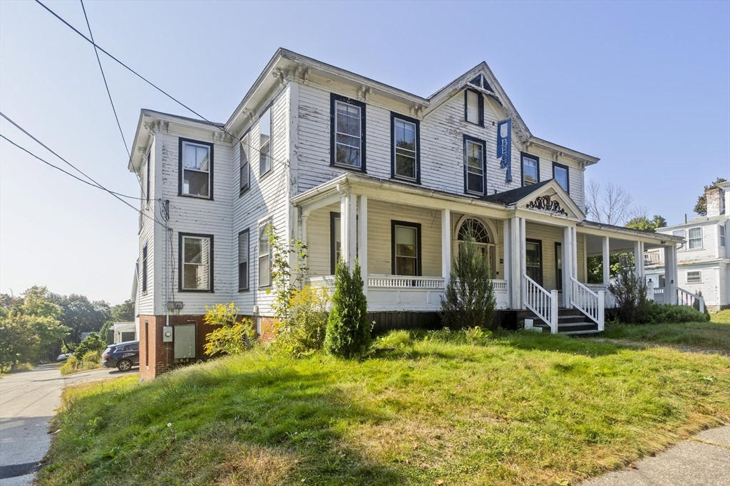 981 Main St