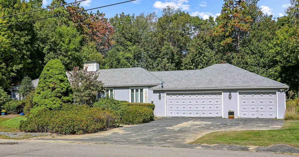 11 Brentwood Drive