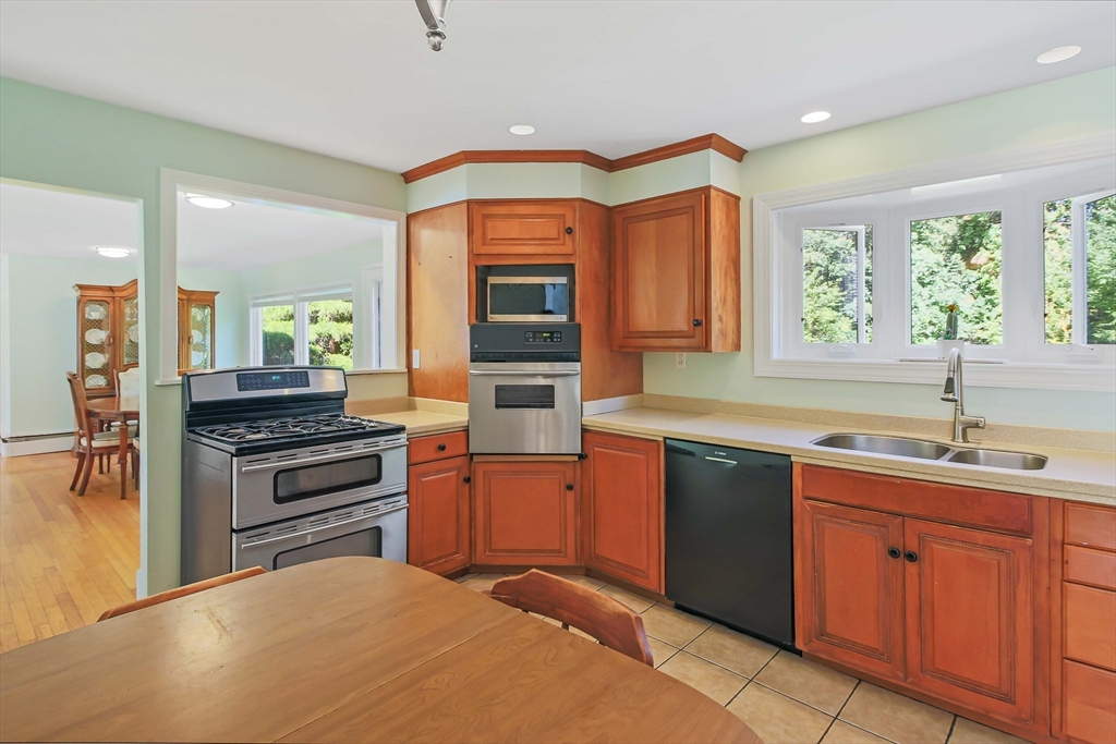 11 Brentwood Drive