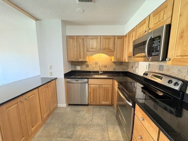 1002 Paradise Rd #3R, Swampscott, MA, 1002 Paradise Rd #3R, Swampscott, MA Photo #10