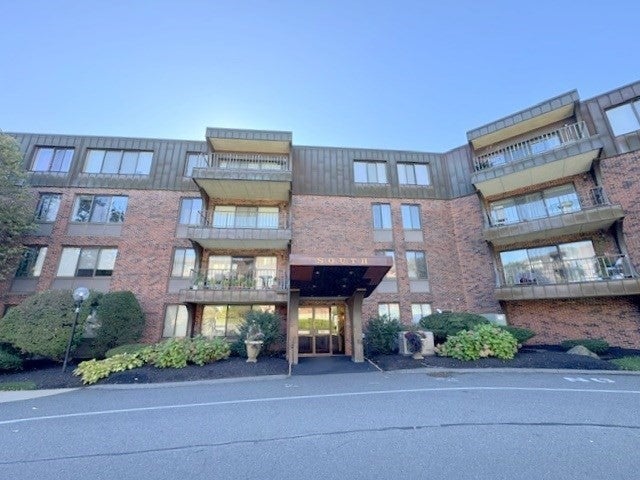 1002 Paradise Rd #3R, Swampscott, MA, 1002 Paradise Rd #3R, Swampscott, MA Photo #2
