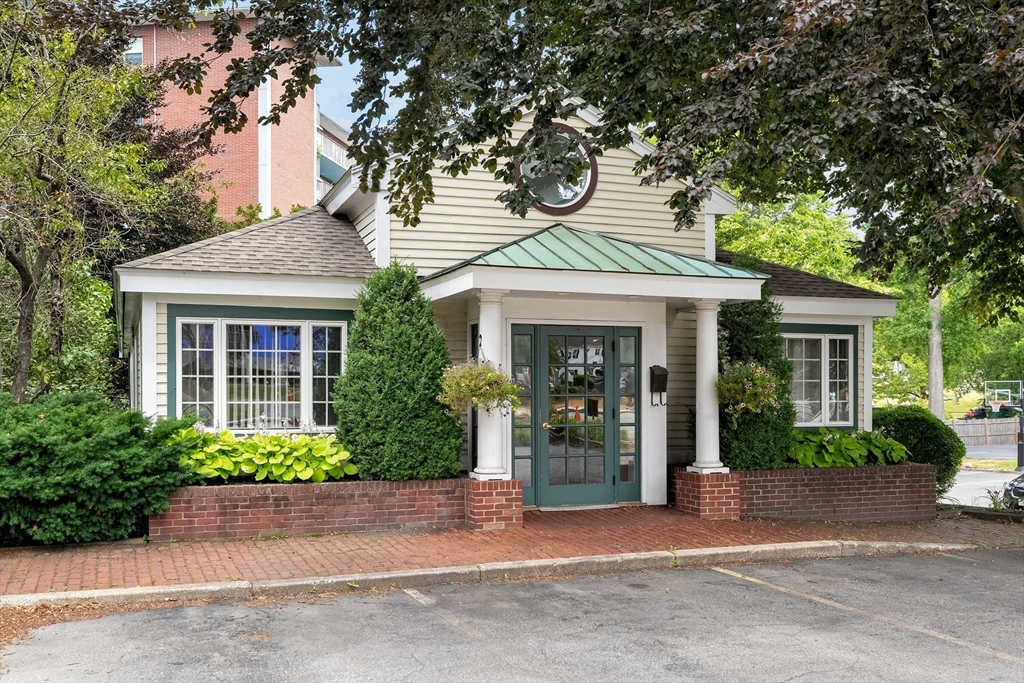 9 Chestnut Street