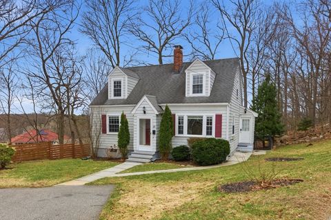 20 Hilltop Ter Woburn MA 01801