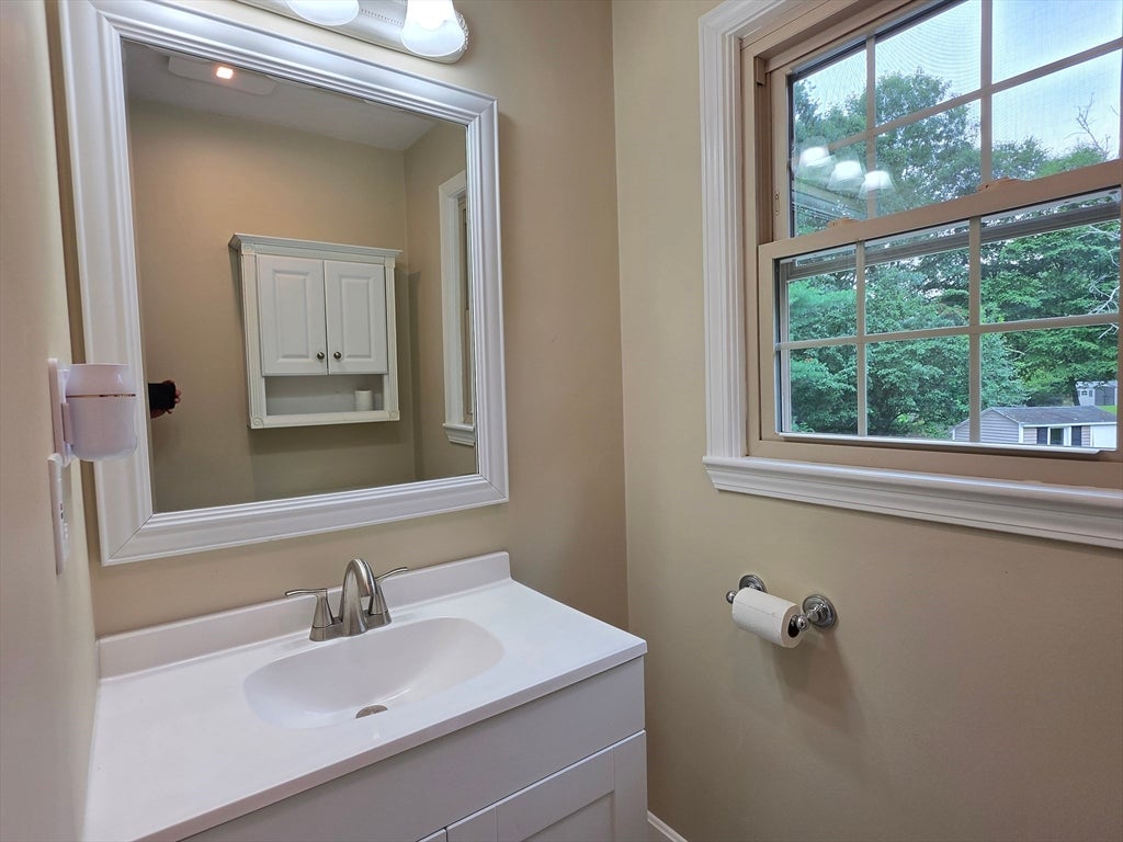 8 Woodridge Ln, Ashland, MA, 8 Woodridge Ln, Ashland, MA Photo #20