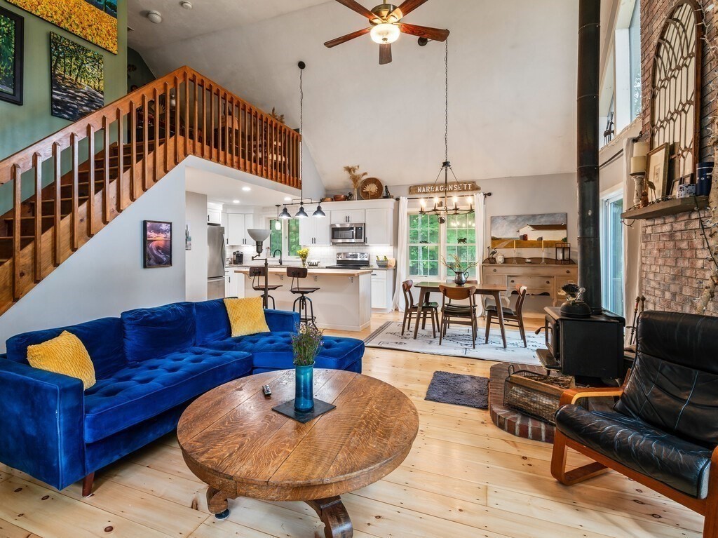 224 East Hill Road