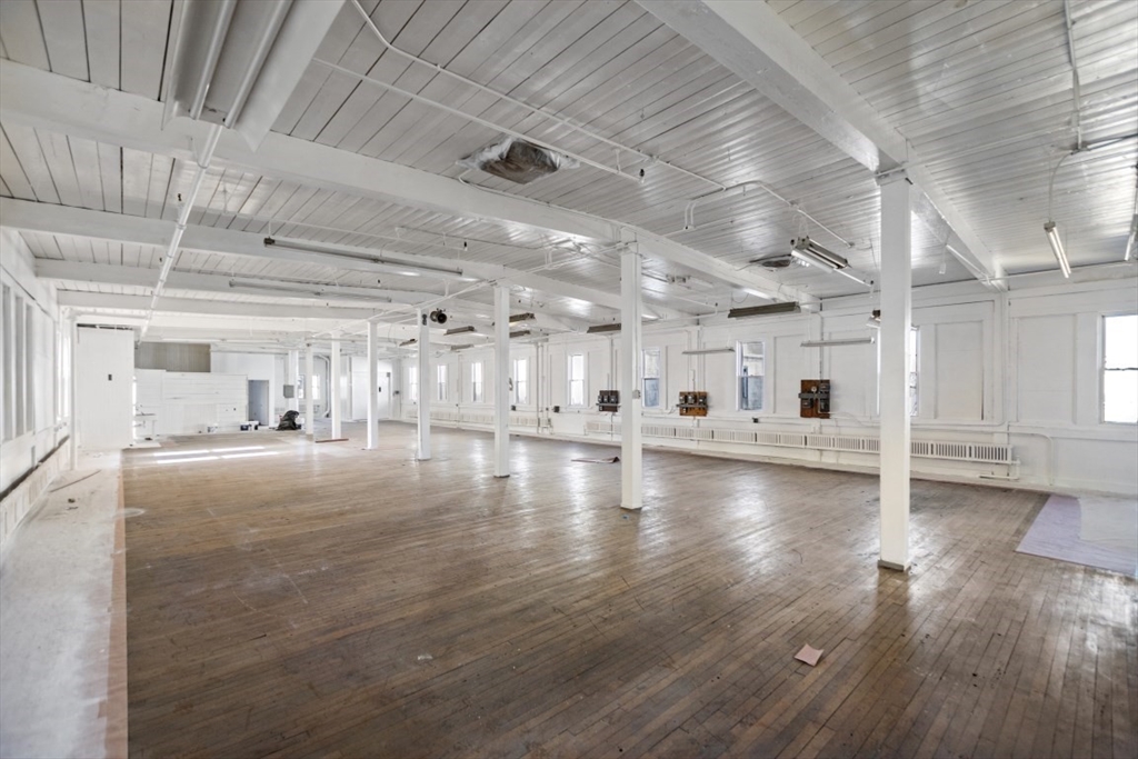 474 Main Street 1a