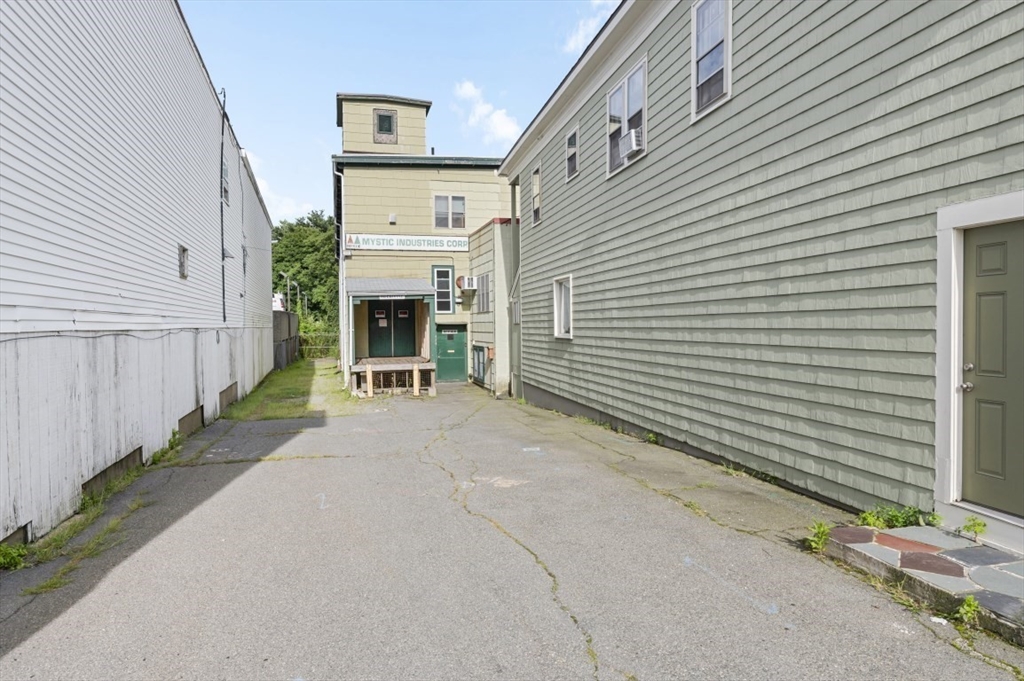 474 Main Street 1a