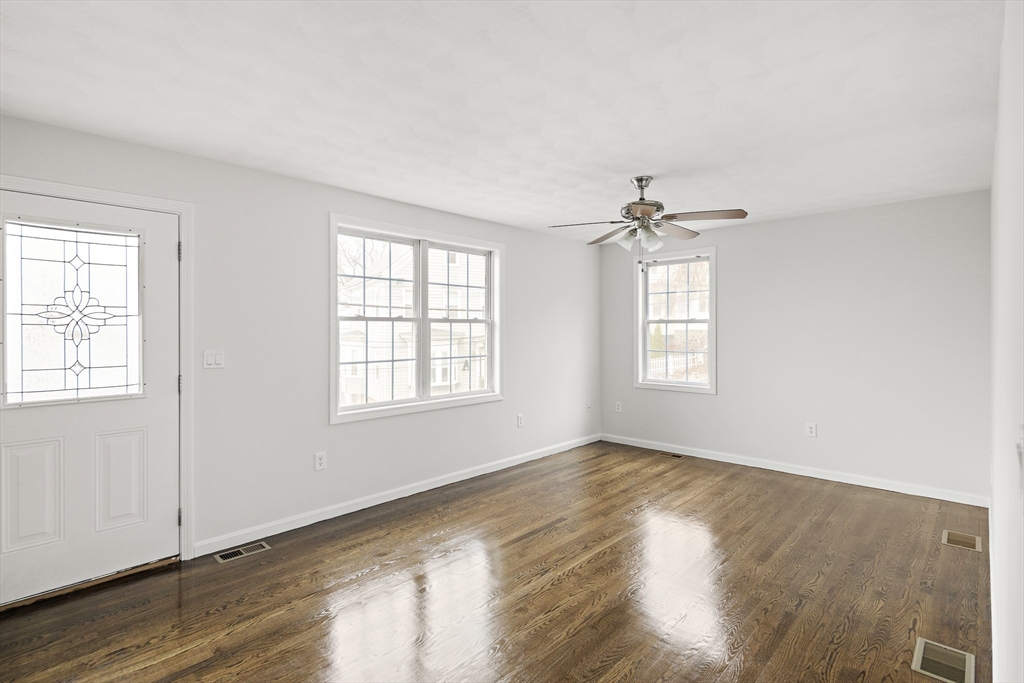 Malden, Massachusetts 02148, United States, 3 Bedrooms Bedrooms, ,2 BathroomsBathrooms,Residential,Active,105987