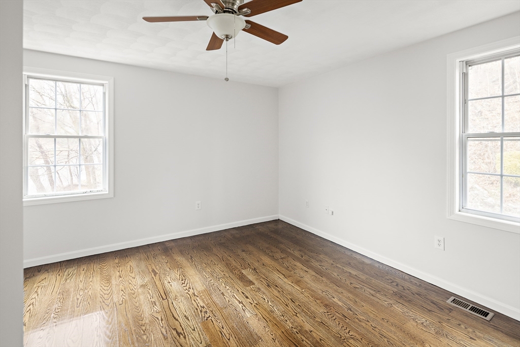 Malden, Massachusetts 02148, United States, 3 Bedrooms Bedrooms, ,2 BathroomsBathrooms,Residential,Active,105987