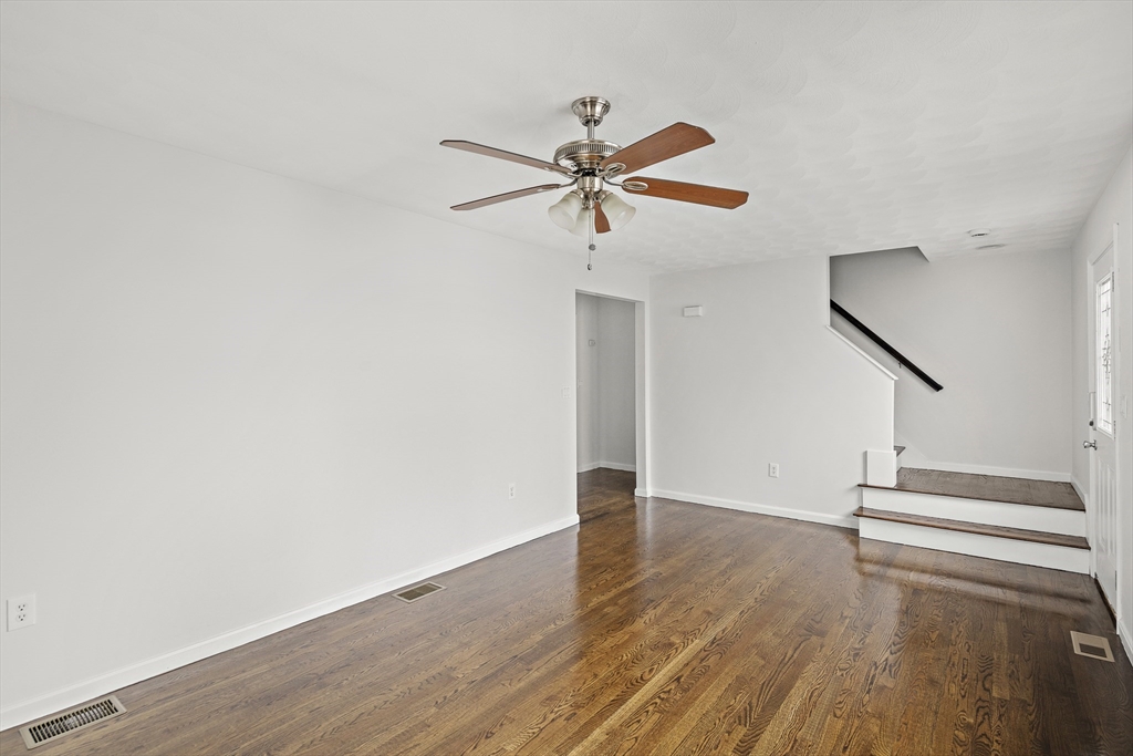 Malden, Massachusetts 02148, United States, 3 Bedrooms Bedrooms, ,2 BathroomsBathrooms,Residential,Active,105987