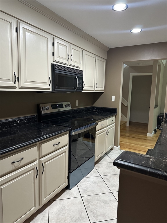 2205 Boston Rd M125