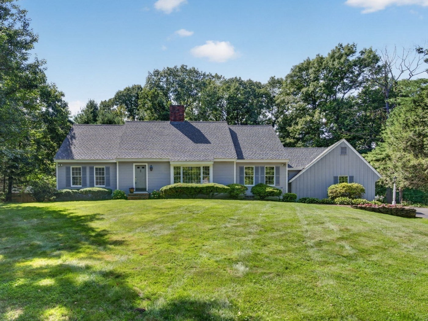 Photo of 132 Brentwood Cir, North Andover, MA