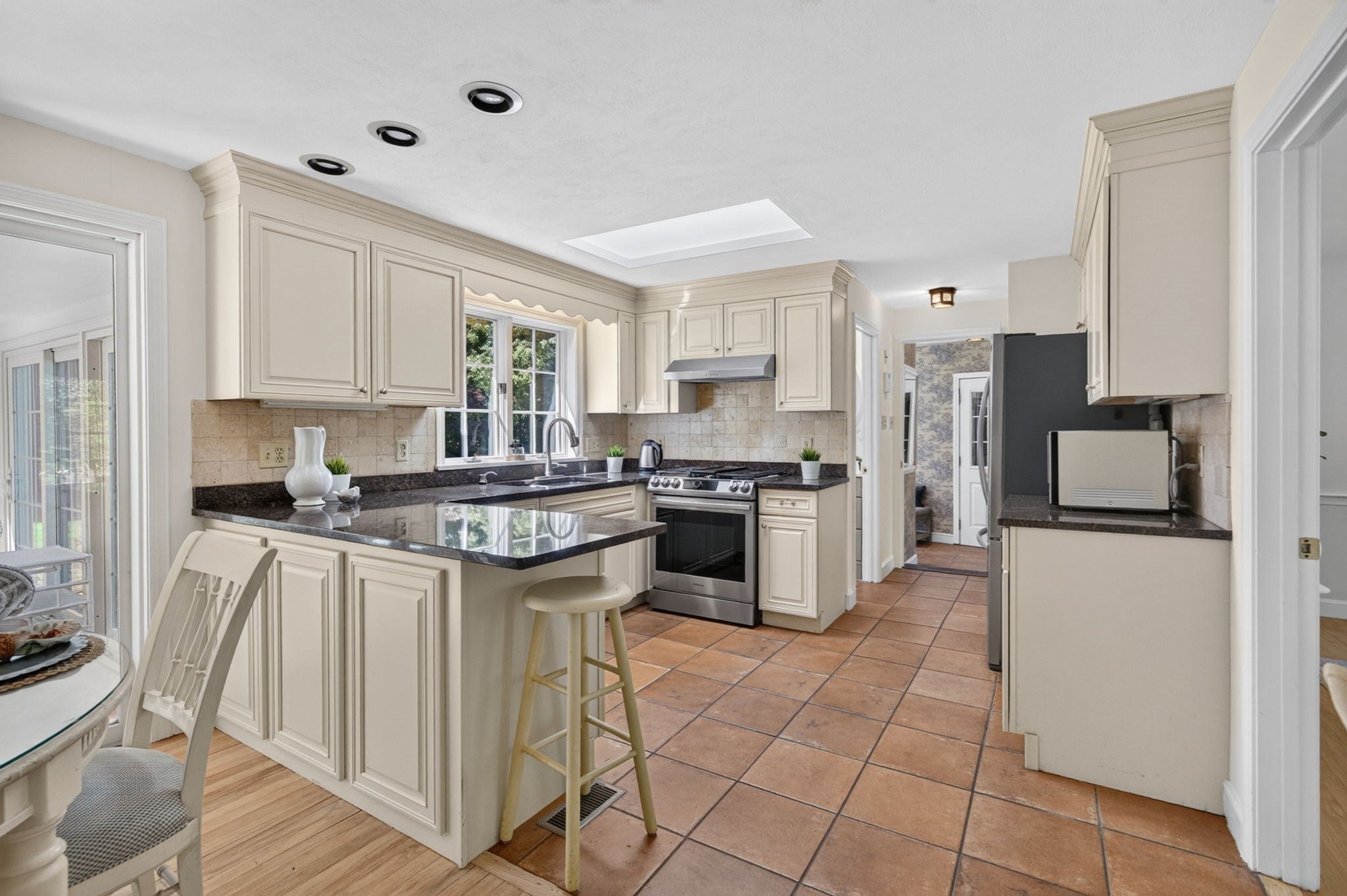 132 Brentwood Cir, North Andover, MA, 132 Brentwood Cir, North Andover, MA Photo #10