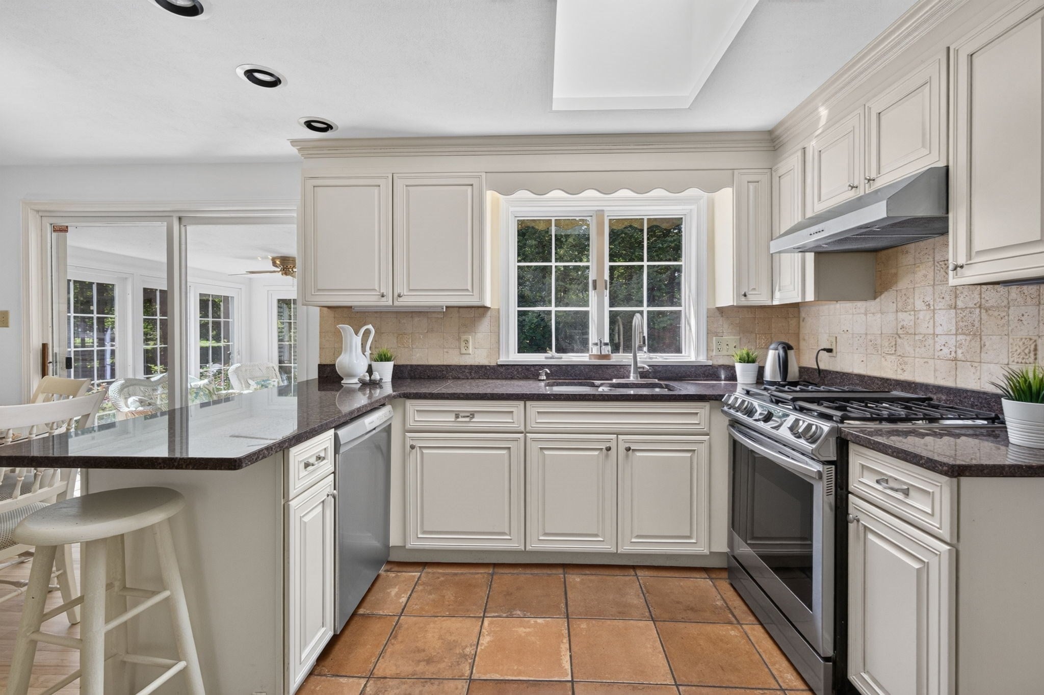 132 Brentwood Cir, North Andover, MA, 132 Brentwood Cir, North Andover, MA Photo #12