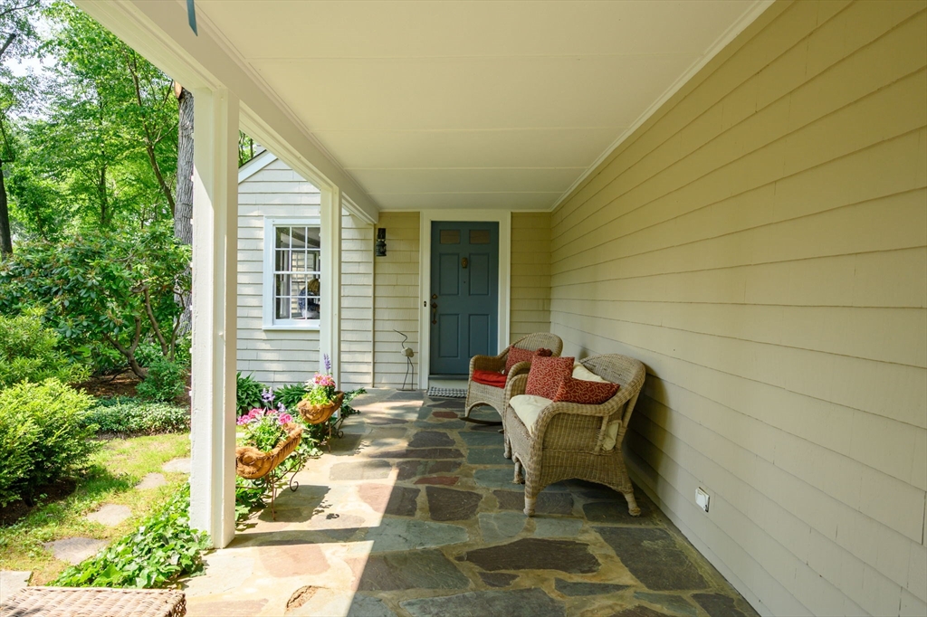 460 King St