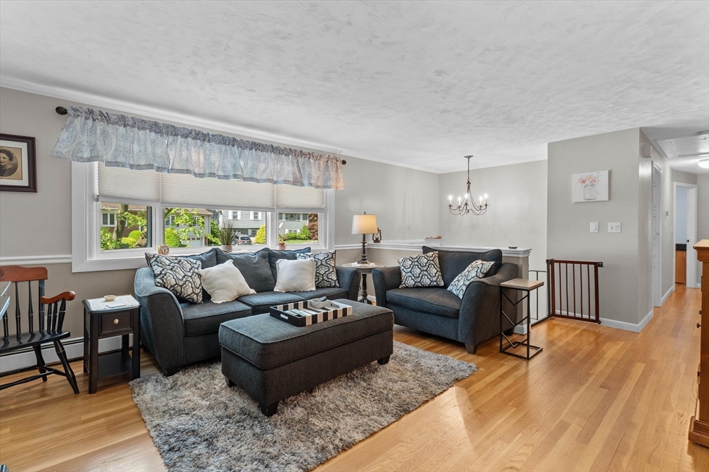 87 Lockwood Rd