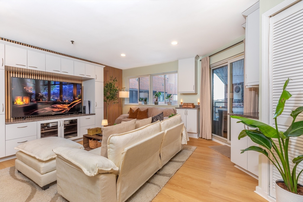 147 Kelton St 609