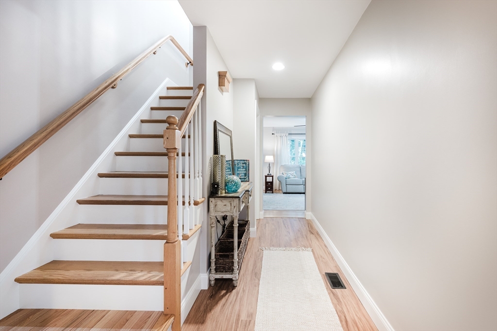 700 Lees River Ave 15