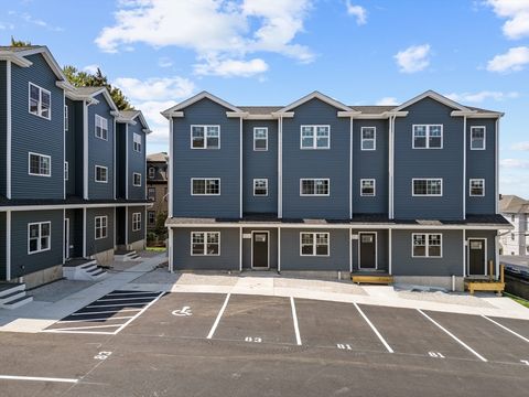 75 Hunter NA Fall River MA 02721