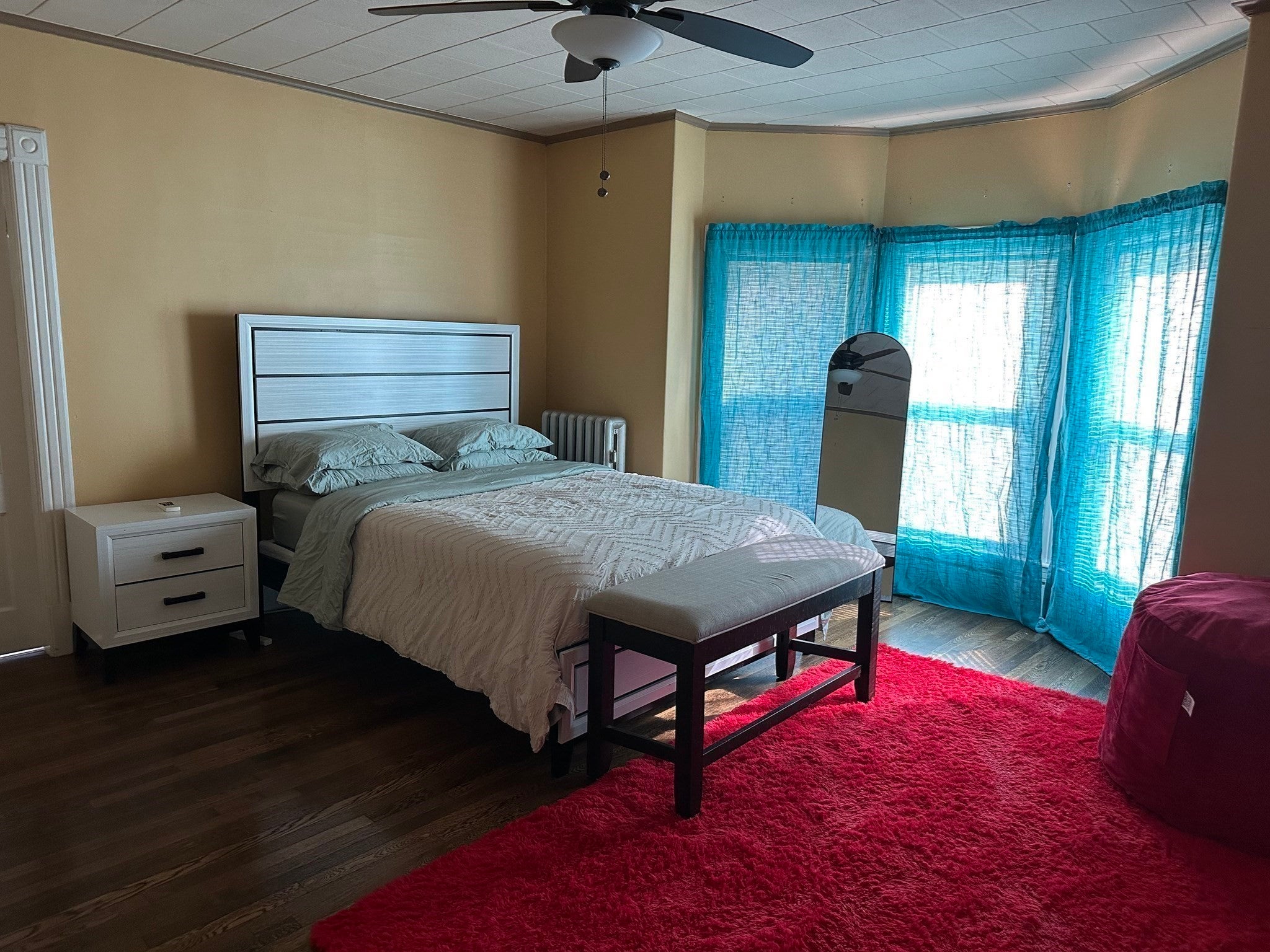 434 Pleasant St, Holyoke, MA Photo #11