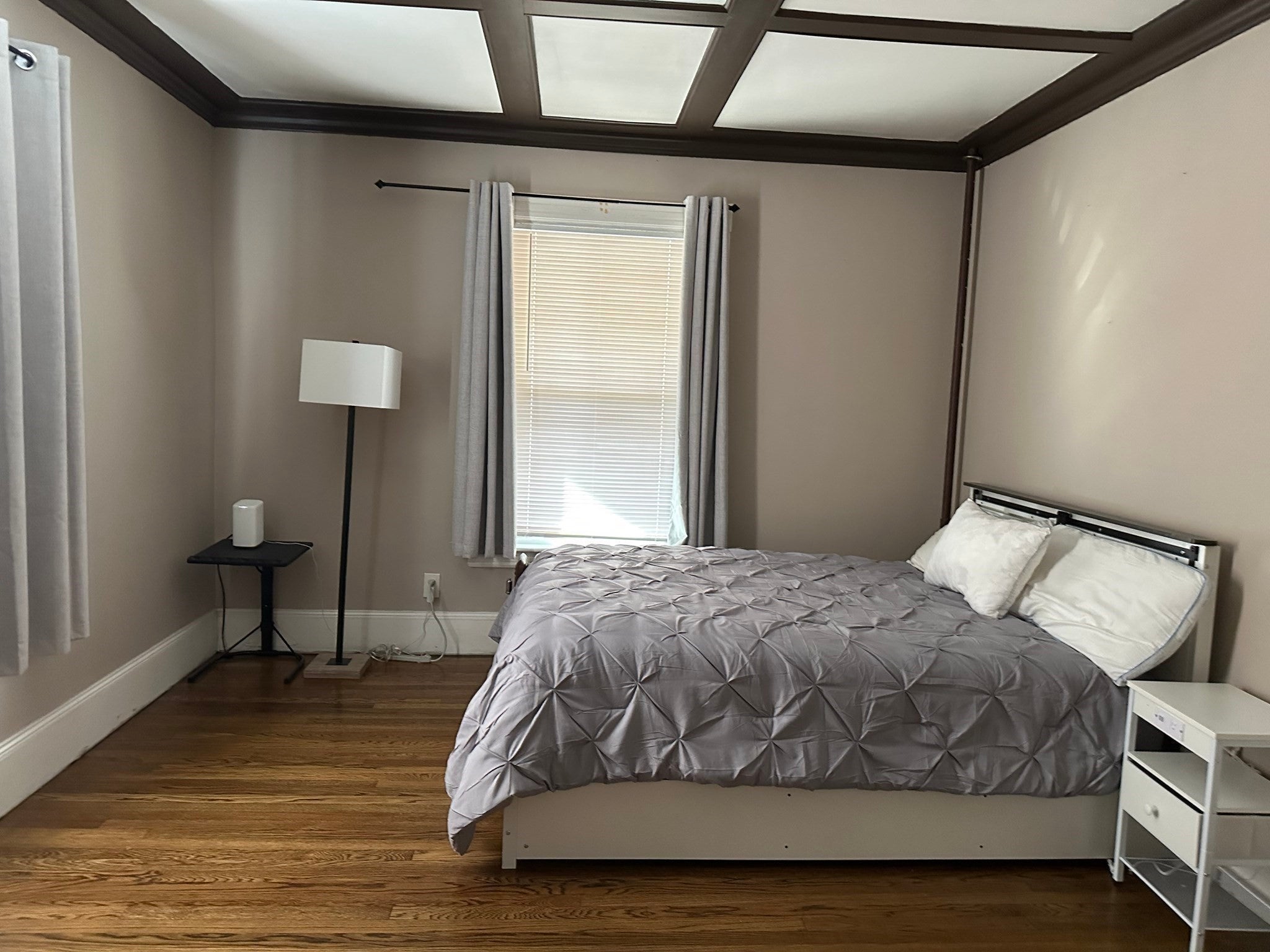 434 Pleasant St, Holyoke, MA Photo #8