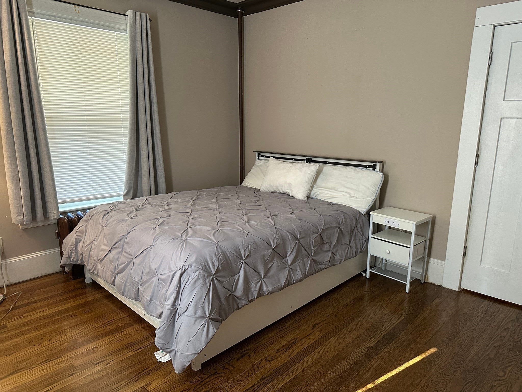 434 Pleasant St, Holyoke, MA Photo #7