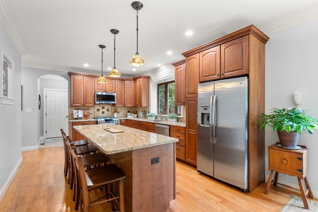 7 Henderson Rd