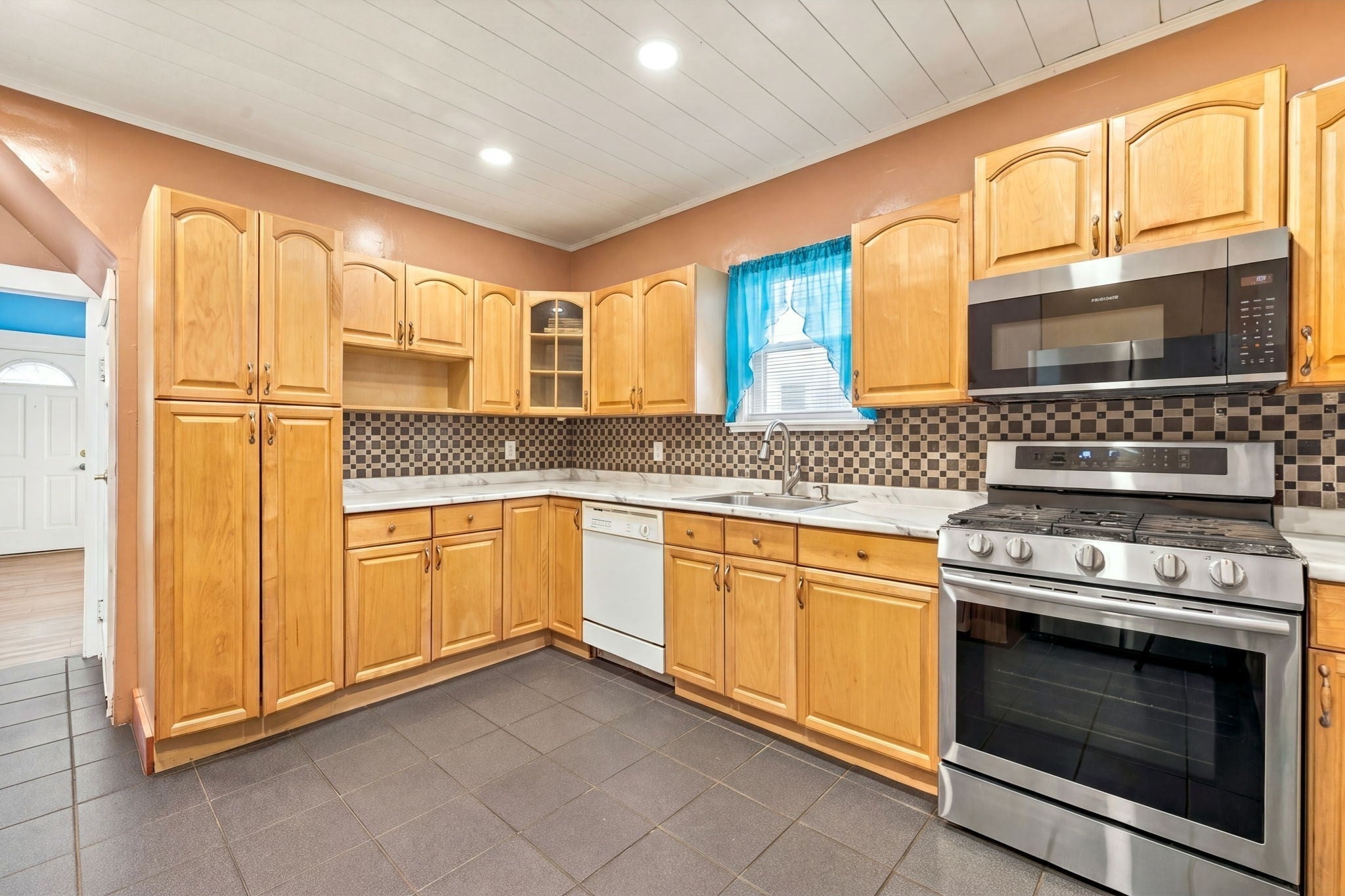 39 Boisvert St