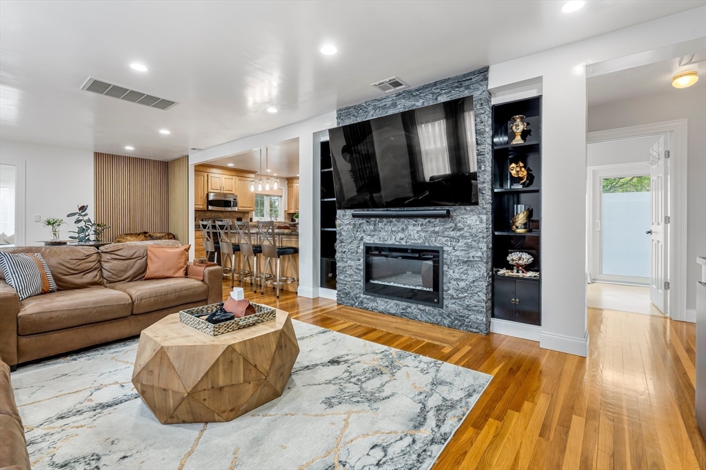 2 Winmere Ave