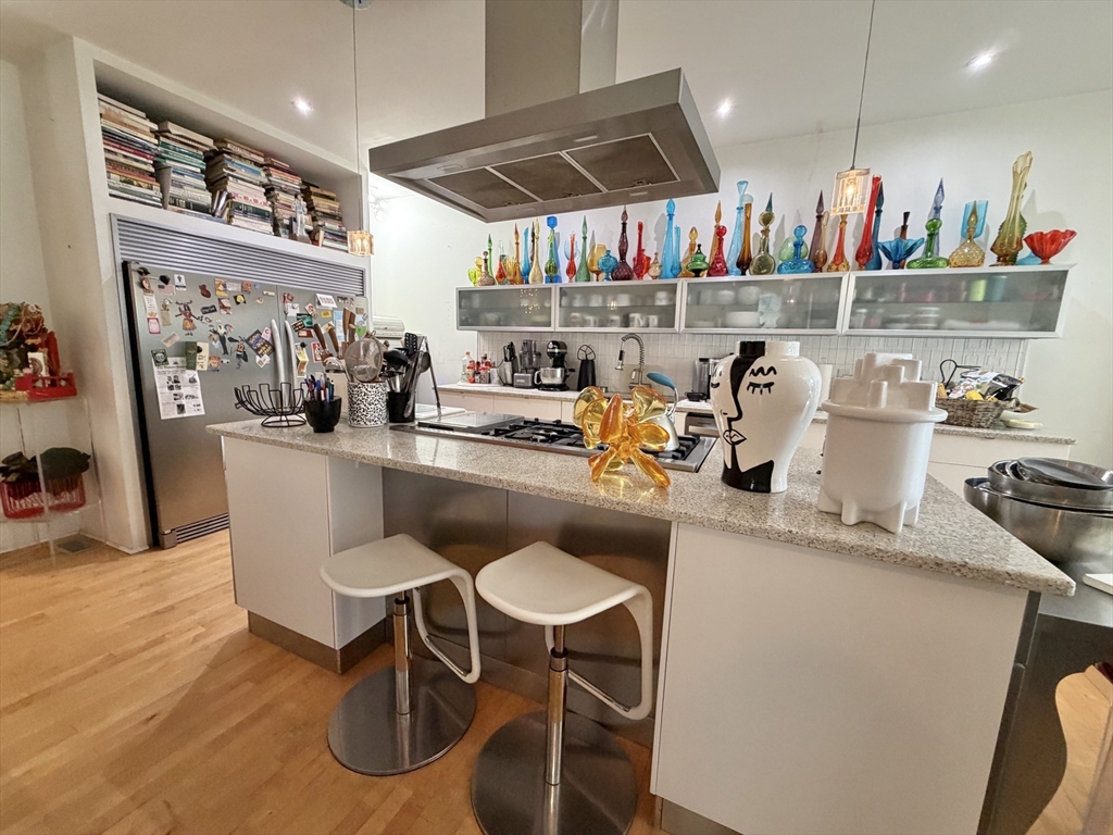 87 Oxford Ave 1
