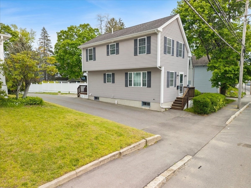 195 Bay St