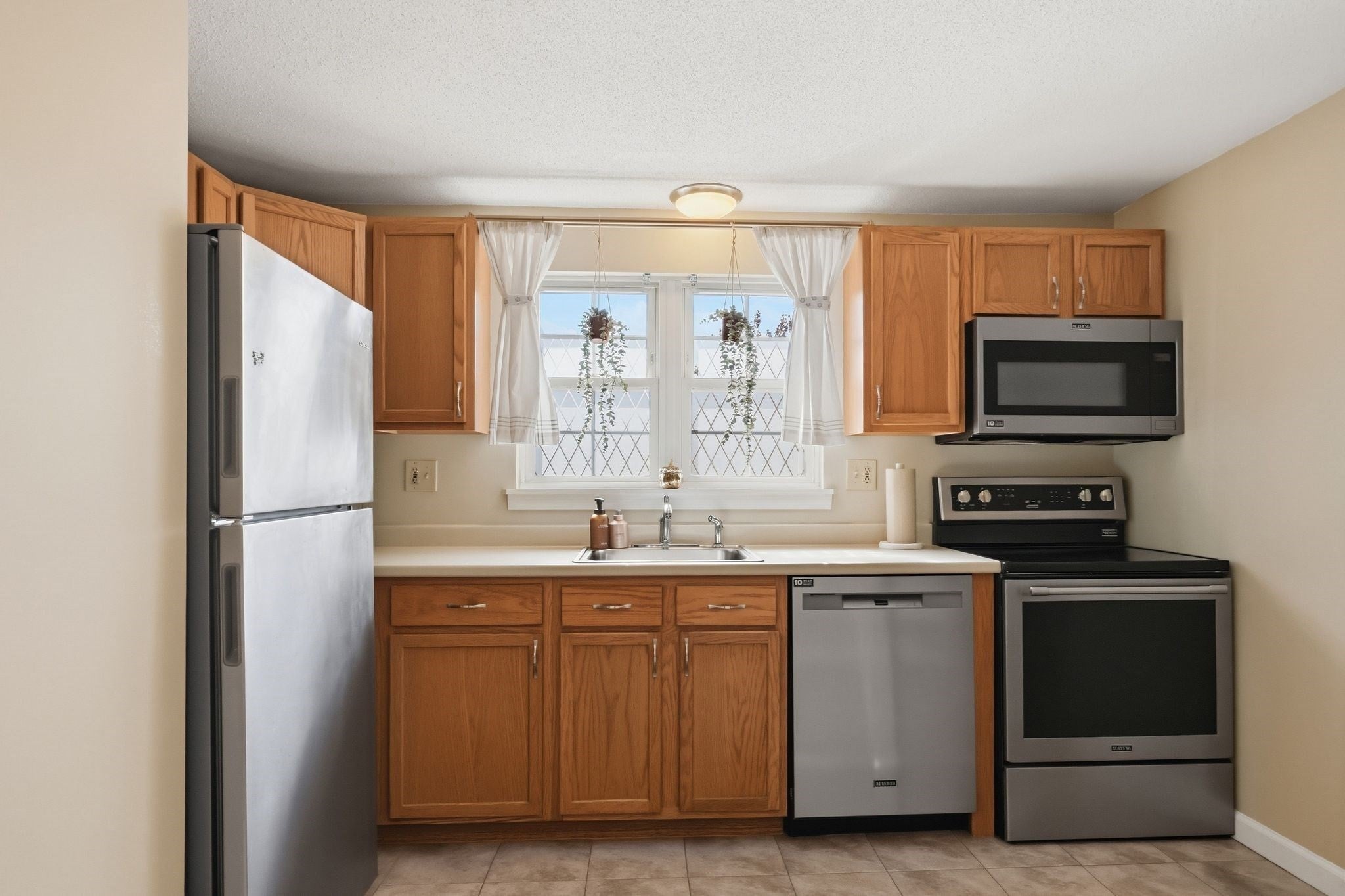 5 Maple Crest Circle #E, Holyoke, MA, 5 Maple Crest Circle #E, Holyoke, MA Photo #14