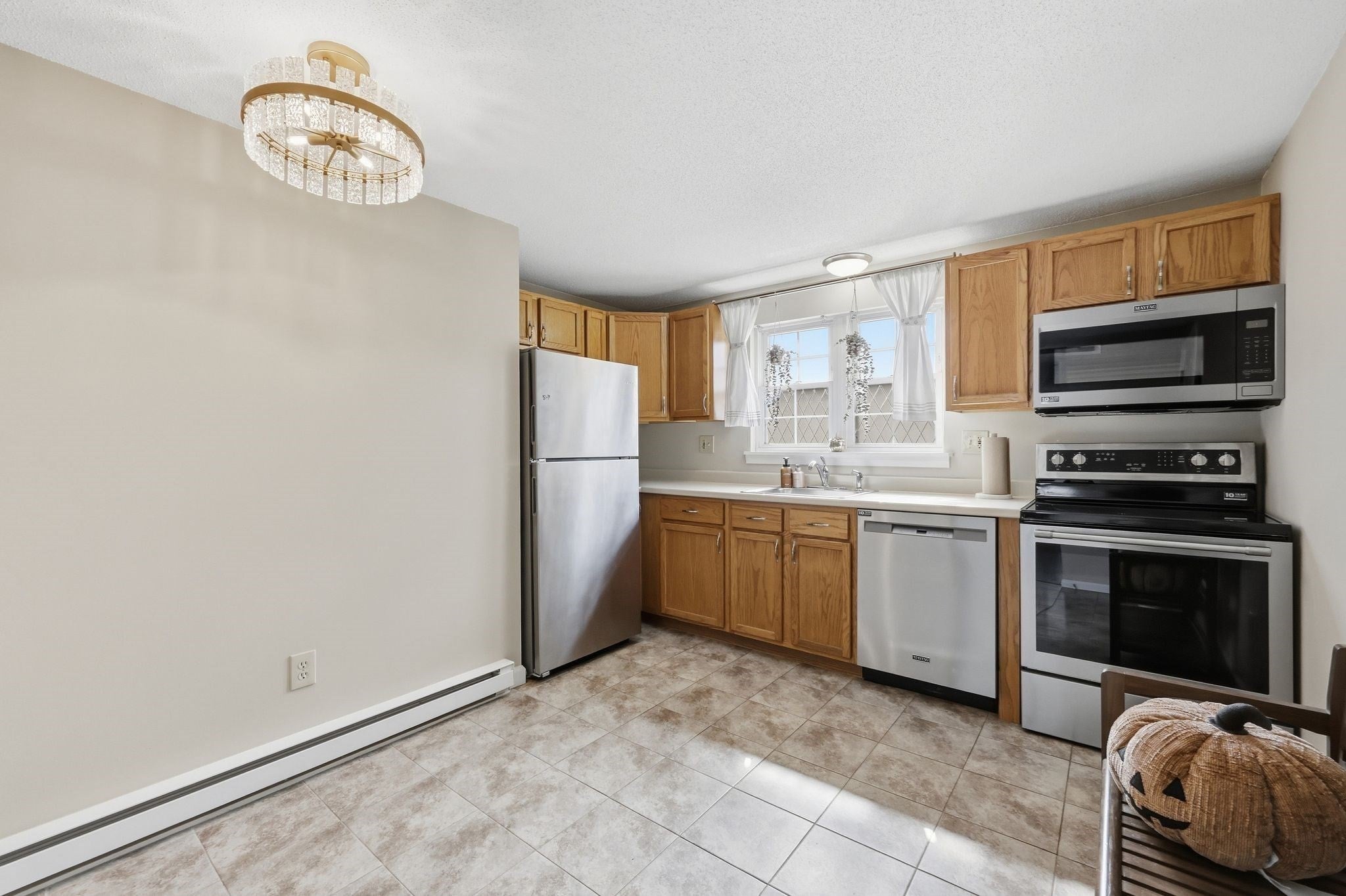 5 Maple Crest Circle #E, Holyoke, MA, 5 Maple Crest Circle #E, Holyoke, MA Photo #11