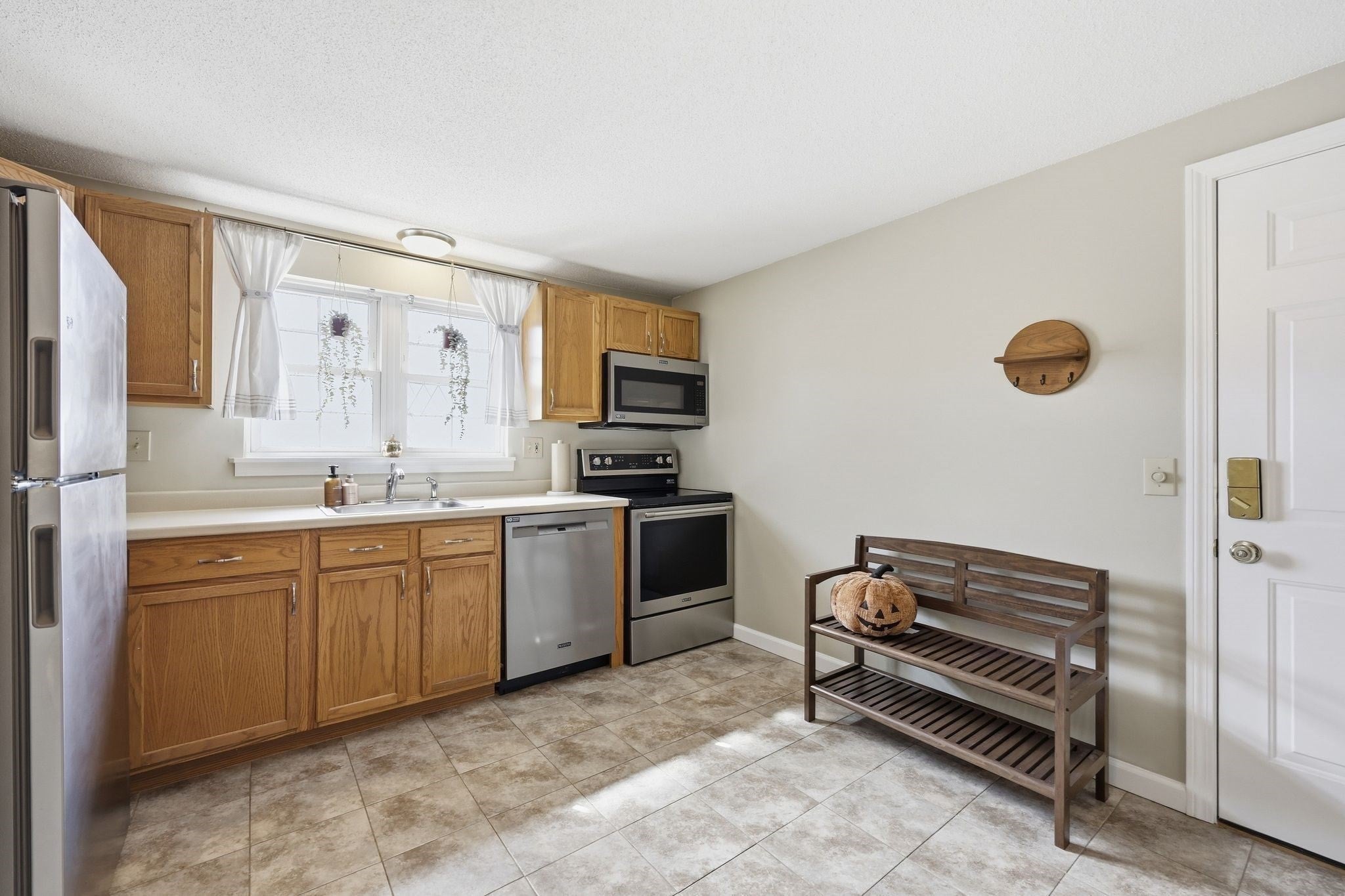 5 Maple Crest Circle #E, Holyoke, MA, 5 Maple Crest Circle #E, Holyoke, MA Photo #12