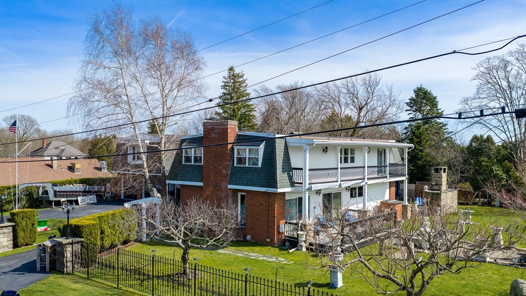 6 Middlefield Pl