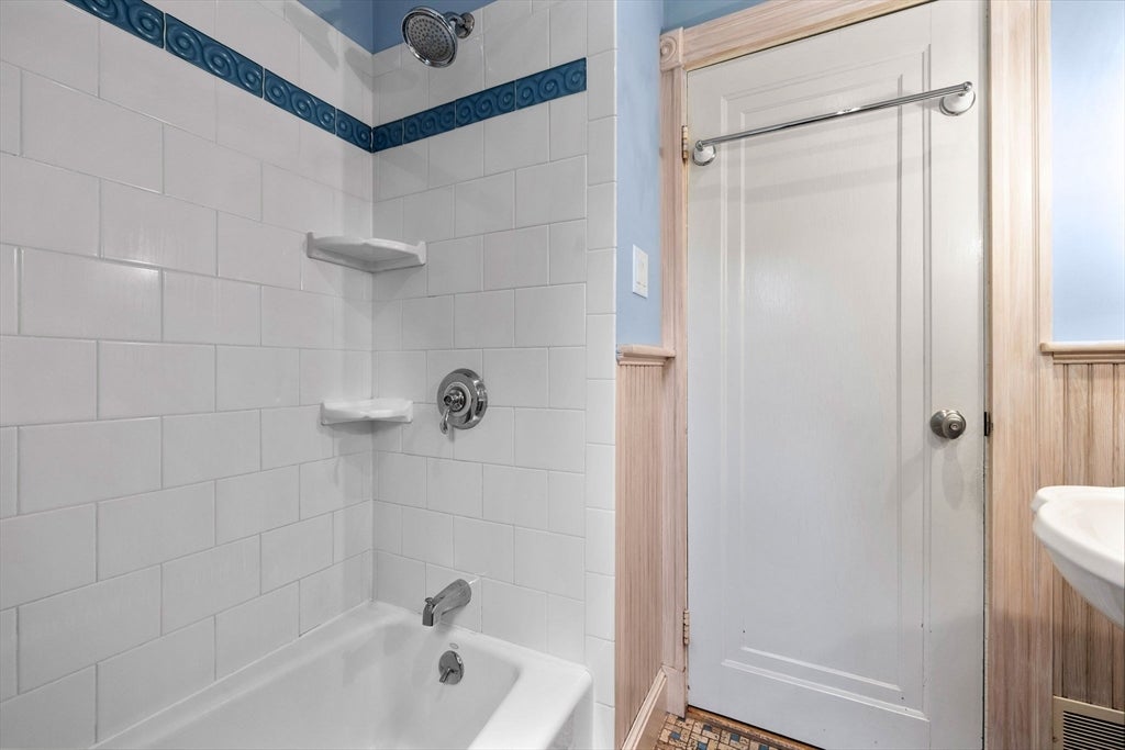 18 Beaver St, Waltham, MA, 18 Beaver St, Waltham, MA Photo #21