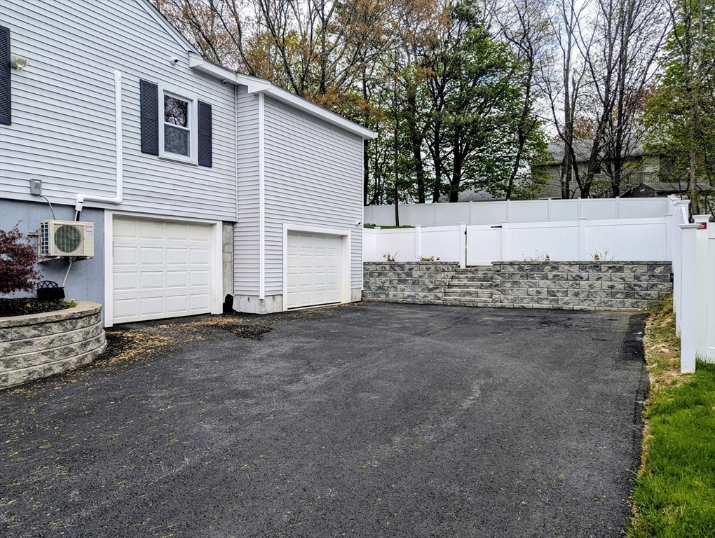 38 Irving Dr